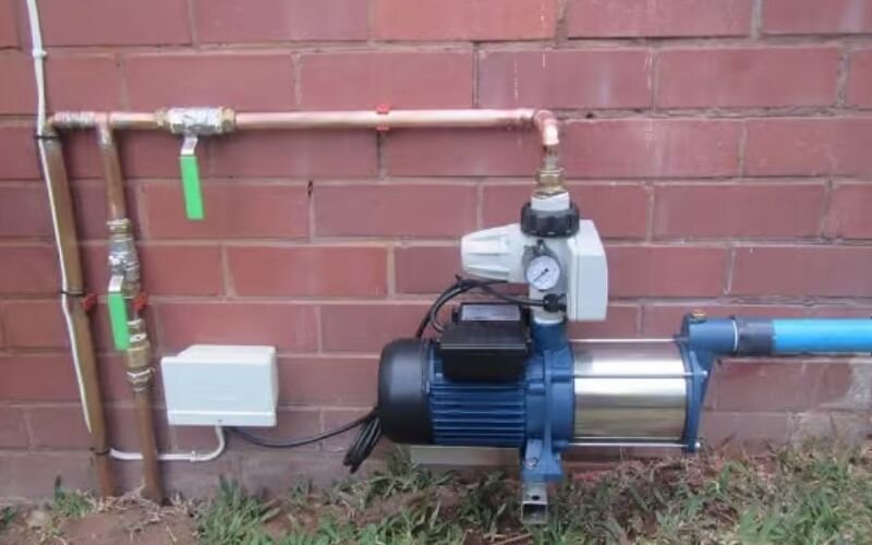 Bơm tăng áp tự ngắt tiếng ồn lớn